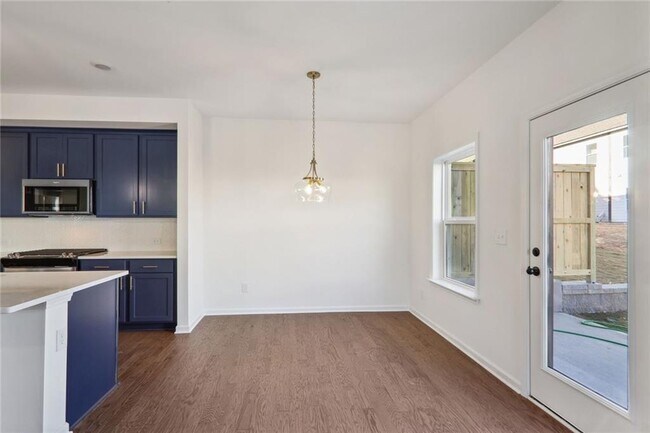 Photo - 727 Carmes Dr