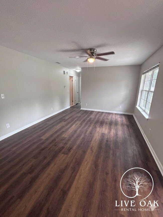 Photo - 626 Fleming Rd