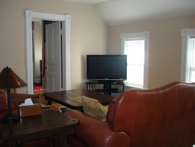 Photo - 168 N Elm Ave Unit 2