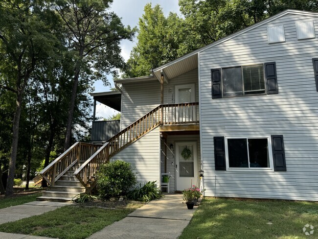 Building Photo - 1761 Hunters Trail Unit Hunters Trail Rental