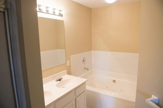 173 Royalty Cir