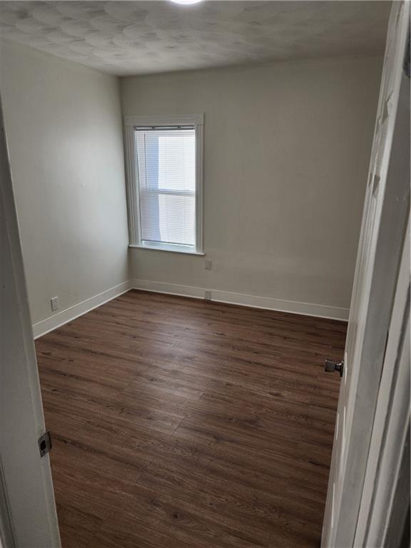 Photo - 299 Lowden St