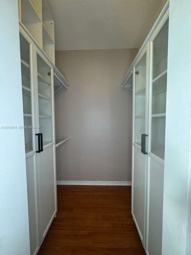 Photo - 1943 Madeira Dr