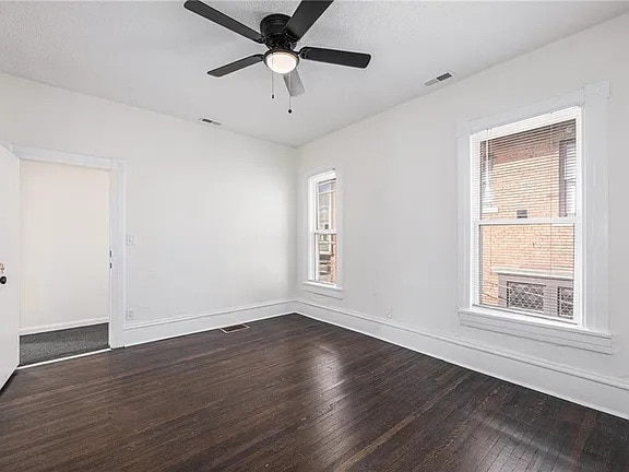 Sala de estar - 4029 McGee St Unidad 2E