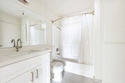 1BR, 1BA -864SF - Bathroom
