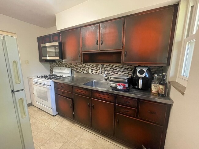 Photo - 180-196 Spring Ave - 188 Apt 2 Unit 188 Apt 2