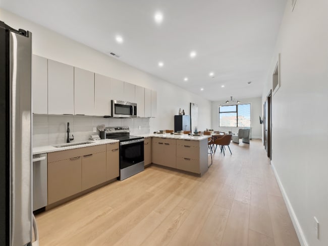 Building Photo - 123 Essex St Rental