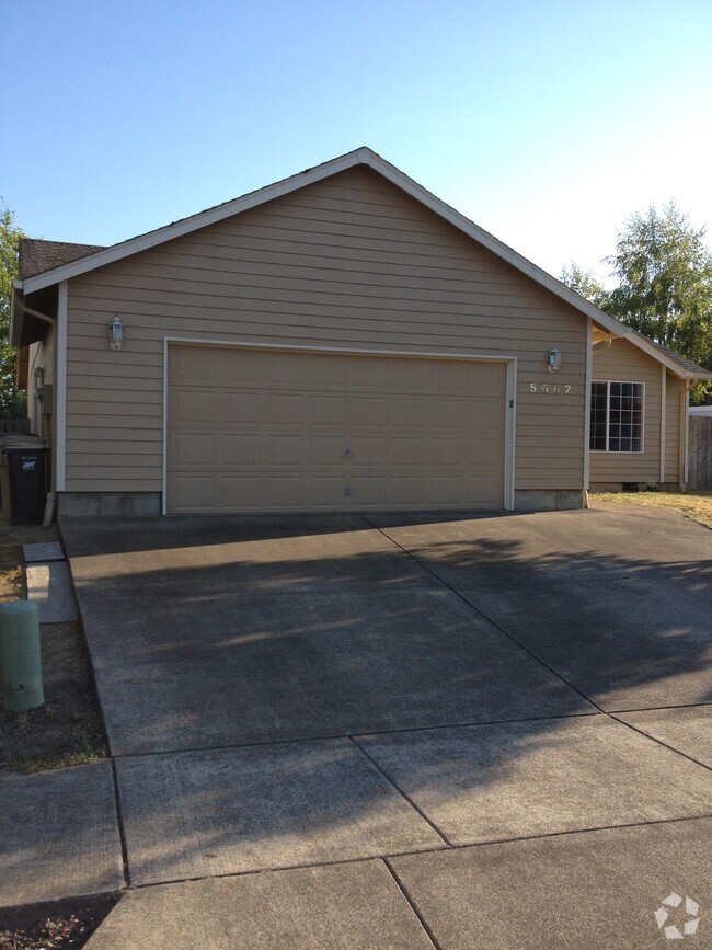 Building Photo - 5662 SW Redtop Pl Rental