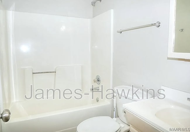 Photo - 709 Balfour Rd