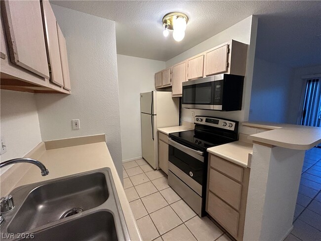 5111 S Lindell Rd Unit 103