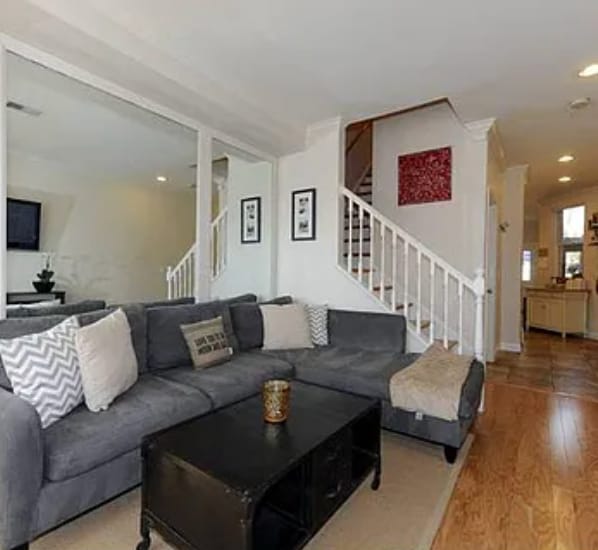 Photo - 1012 7th St SE