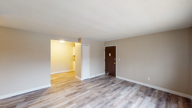 6 Flats Apartments