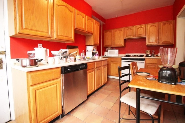 Photo - 129 Chiswick Rd Unit 10