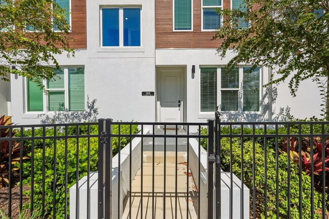 Building Photo - 3 Bedroom, 3.5 Bath Townhouse Minutes From Downtown!!! Unit 1