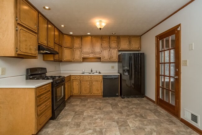 Photo - 105 Bennington Dr