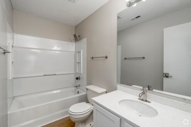 Whitewater Falls (Garden Style) 3BR, 2BA - 1,127SF - Bathroom