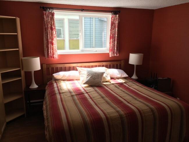Main floor bedroom with King - 2123 Park St