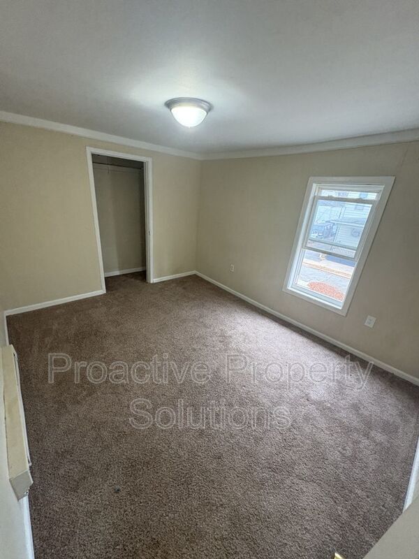 Photo - 850-850 Capouse Ave