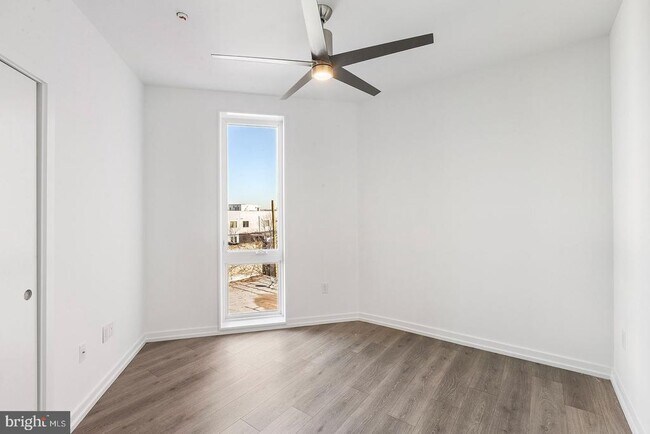 Photo - 1229 N Front St Unidad 2B