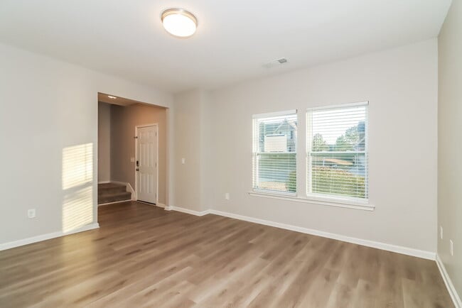 Photo - 72 Hamilton Blvd NW