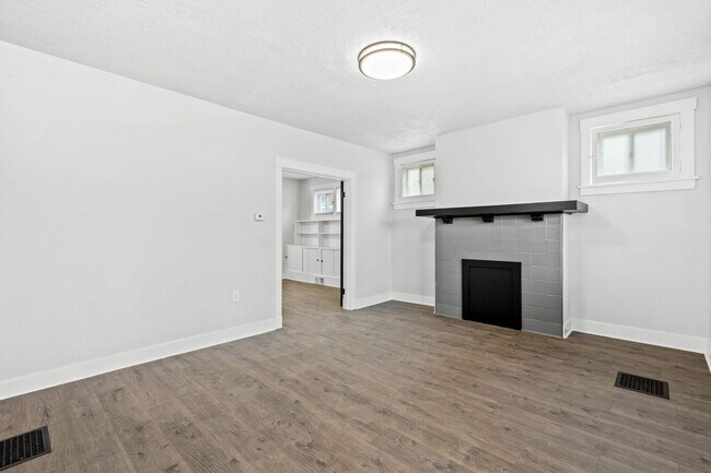 Photo - Spectacular 3 bedroom home in Carrick available June 15!