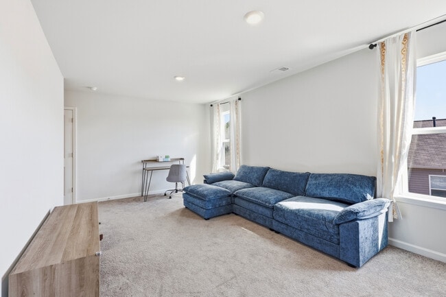 Photo - 2219 Blackthorn Dr