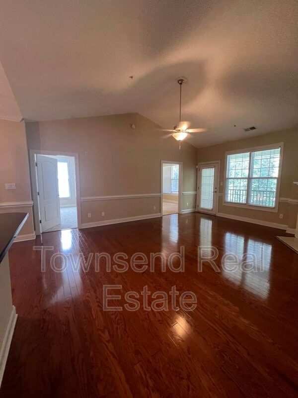 Photo - 210 Fountainhead Ln