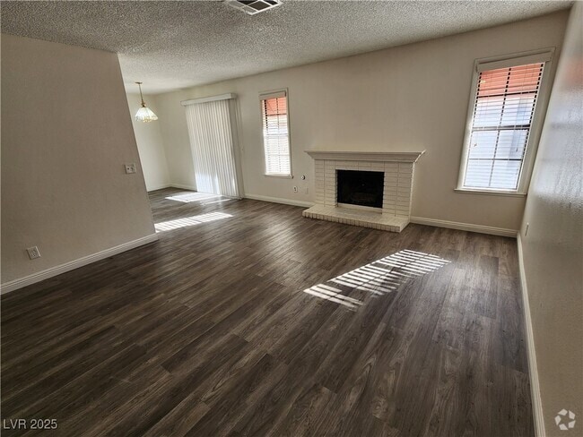 Building Photo - 6627 W Tropicana Ave Unit 201 Rental