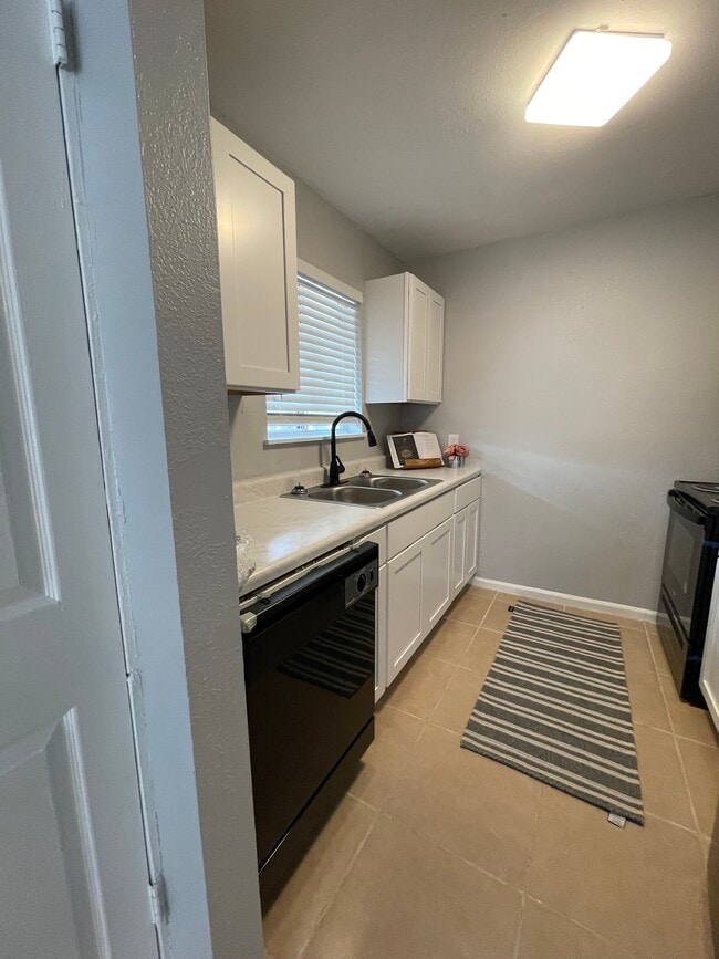 Photo - Bryn Mawr Apartments