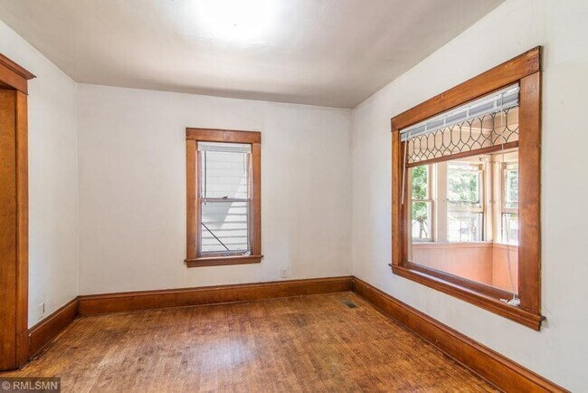 1433 Hewitt Ave