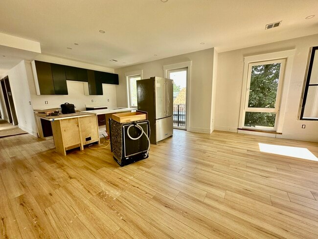 Building Photo - 100 Mount Pleasant Ave Unit 1