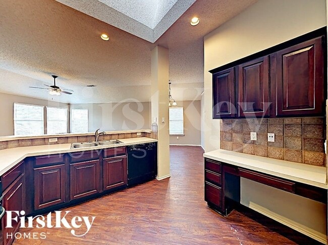 Photo - 516 Pineview Ln