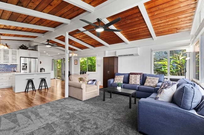 Photo - Urban Honolulu Living Near Shops, Dining & Beaches