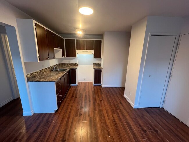 16 Rue de Boucherville Unit 4