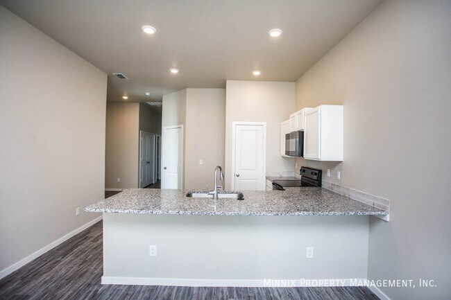 Photo - 2102 N Avenue J