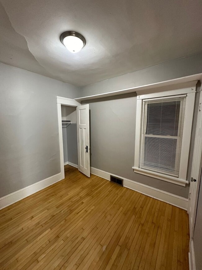 Photo - 4 Bedroom Near UWM Campus