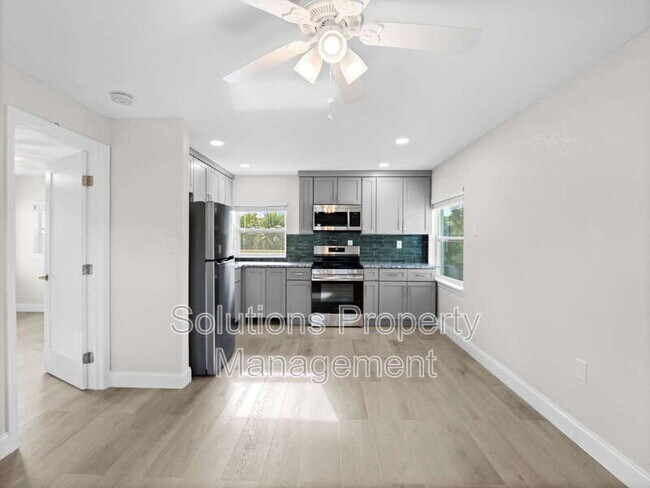 Photo - 101 Deland Ave Unidad 5