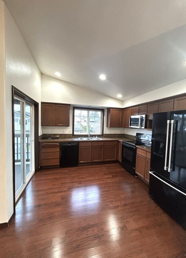 Photo - Large 4 bedroom 2 bath home