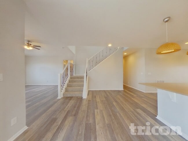 Photo - 115 Dunsinane Ln