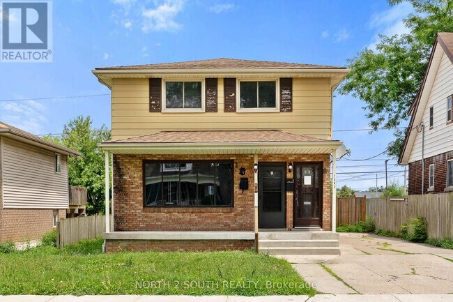 Photo - 1360 Goyeau St