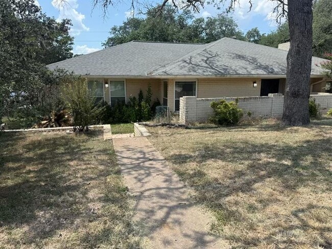 Building Photo - 10608 Spicewood Club Dr