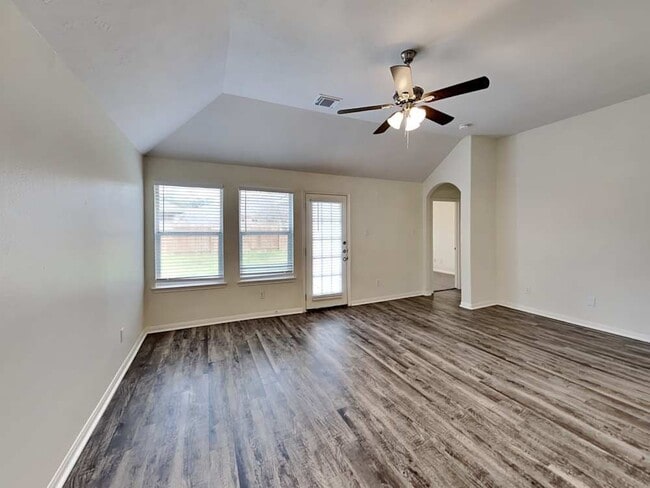 Building Photo - 2308 Tallowood Ct
