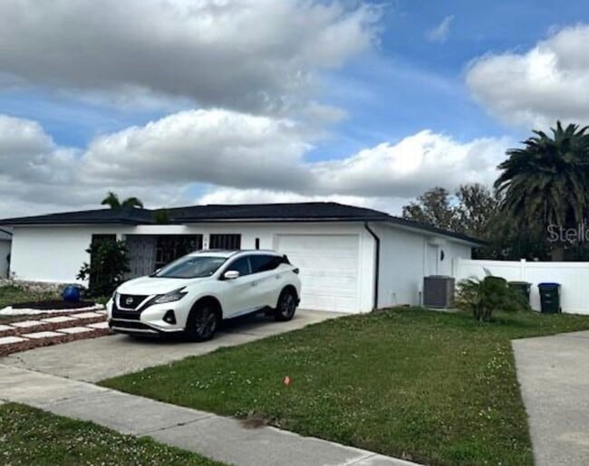 Photo - 6442 Fabian Rd