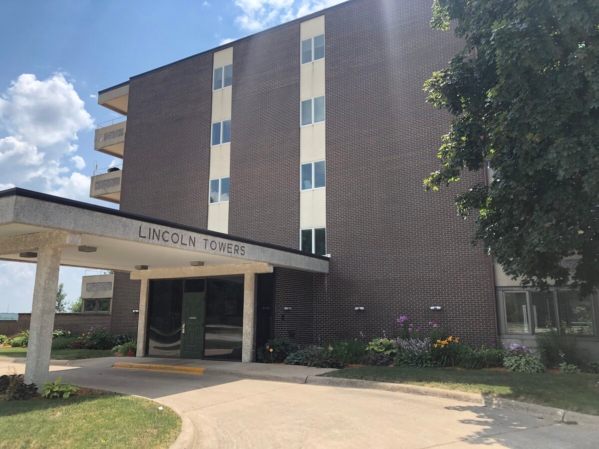 Photo - Lincoln Tower Apartments