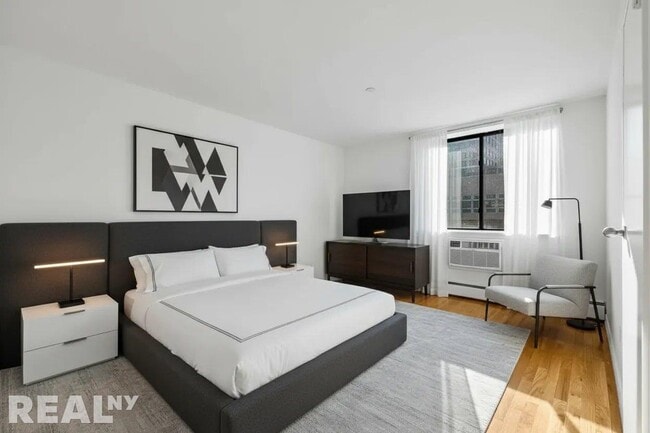 Photo - 394 E 8th St Unit 2BB