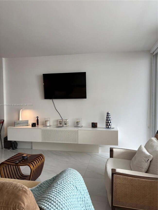 Photo - 100 Lincoln Rd Unidad 1128