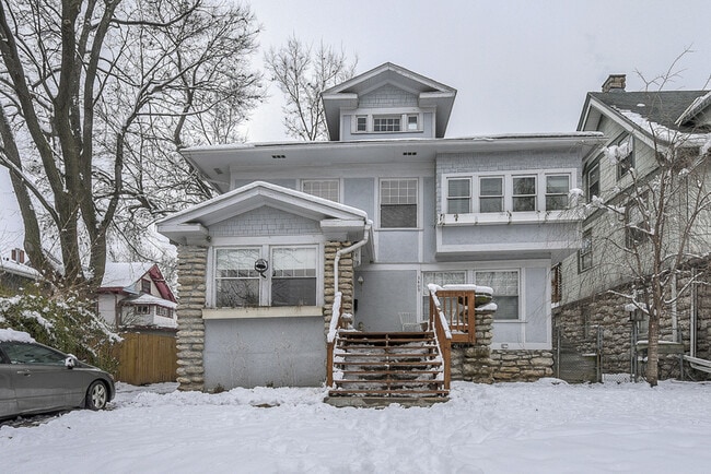 3409 Locust St