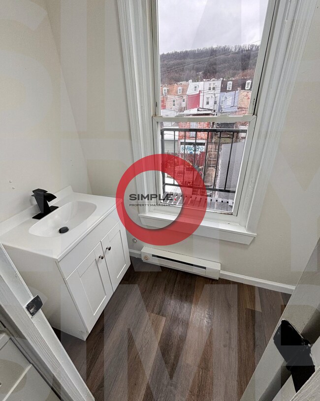 Photo - 427 N 11th St Unit Apartment 3