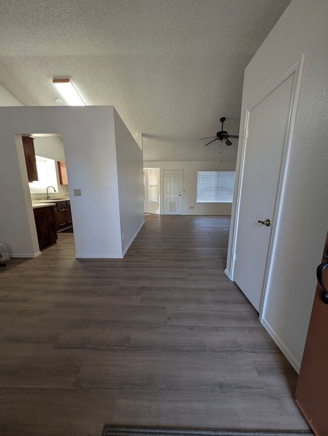 Photo - AVAILABLE NOW IN KYRENE AREA OF CHANDLER!!!
