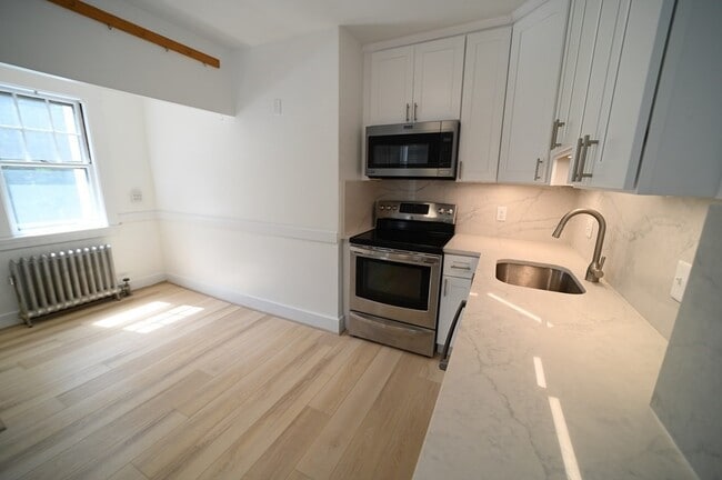 Building Photo - 88 Central St Unit 1 Rental